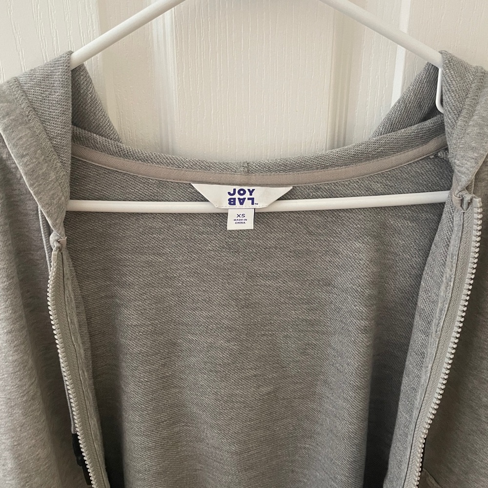 THE JoyLab Cropped Grey Jacket - Picture 2 of 3